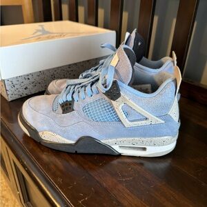 Retro 4 University Blue Jordans